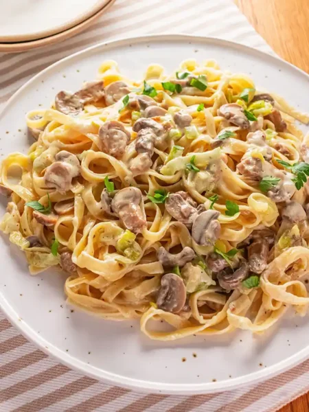 Caramelized Leek, Mushroom and Gruyere Pasta
